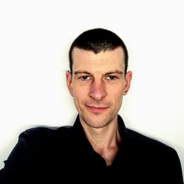 Dr Tom  Richards